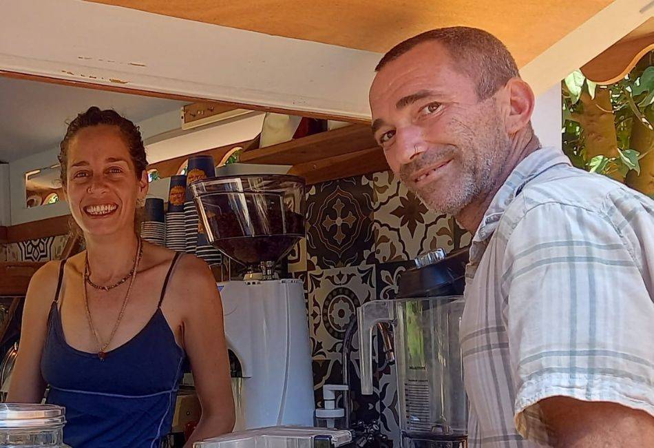 עגלת קפה הפוכות חיבת סיפור