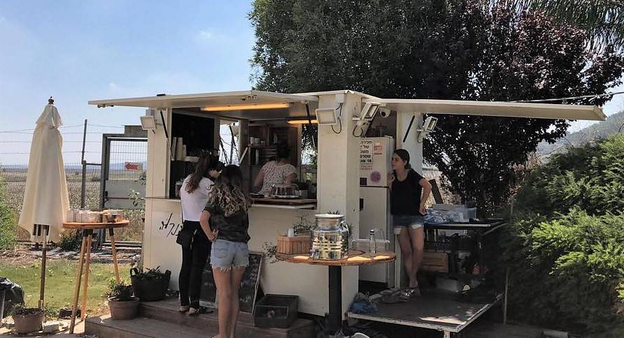 יענקלה עגלת קפה קיבוץ הזורע