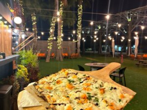 vany עגלת קפה ואני אריאל שרון פיצה