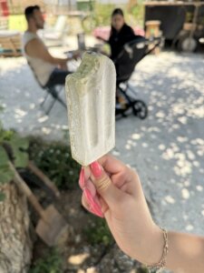 מיימונס מקום בכפר עגלת קפה כפר מיימון תמונה של קרטיב