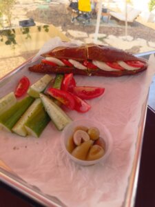 ברטה עגלת קפה קרית טבעון תמונה של כריך עם ירקות