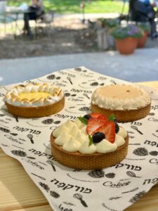 מורקפה עגלת קפה קיבוץ עלומים תמונה של קינוחים