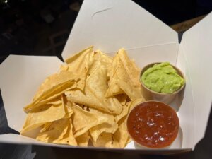 האוטובוס עגלת קפה אורנית תמונה של דוריטוס עם רטבים